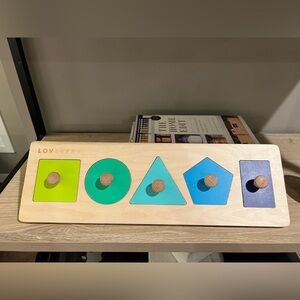 Lovevery friends of all shapes puzzle